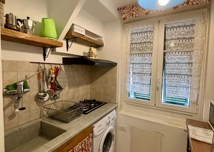 Trentapassidalmare Quinto Al Mare Genua